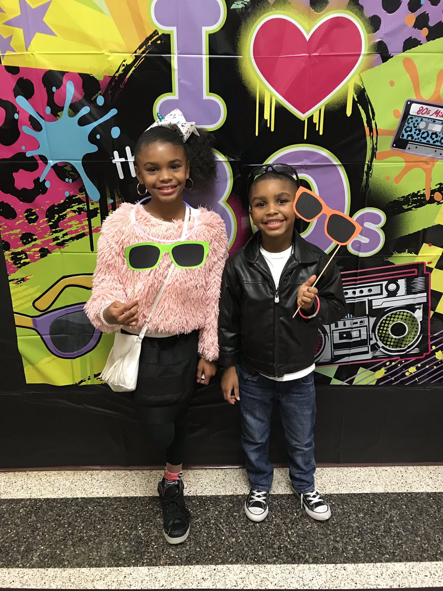 MikeHamlar's tweet photo. Michal and Micah are at their first school dance tonight at #MtPleasantElementary The theme is back to the 80s!  They grow up so fast! Thank you to the teachers for putting this together they are having a great time. #family #dance #80s #schooldance @RoanokeCounty @RkeCoSchools https://t.co/C4VpmwPyXm