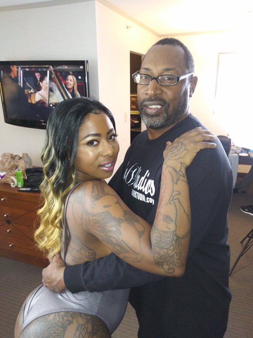 #onset with the gorgeous @Gogofukme_xxx in Baltimore shooting girl on girl scene with @MzBeautidollxxx<a href="/tag/onset"class="tags">#onset</a><a class="tags" target="_blank" title="On Twitter" href="/?out=eyJ0eXAiOiJKV1QiLCJhbGciOiJIUzUxMiJ9.eyJpYXQiOjE3MjU2OTEzODEsImlzcyI6InR3cG9ybnN0YXJzLmNvbSIsIm5iZiI6MTcyNTY5MTM4MSwiZXhwIjoxNzU3MjI3MzgxLCJyZWRpcmVjdF91cmwiOiJodHRwczovL3R3aXR0ZXIuY29tL0dvZ29mdWttZV94eHgifQ.zIK9vnJkr1aDFZhsgHw3V8qz-XBssTC1I_cxsMo_j_4UROwizm67TiADx0ssoX-4yIU-6lQvhvjvm9orbGnGgg">@Gogofukme_xxx</a><a href="/tag/teamsin69studios"class="tags"><span>#teamsin69studios</span></a>