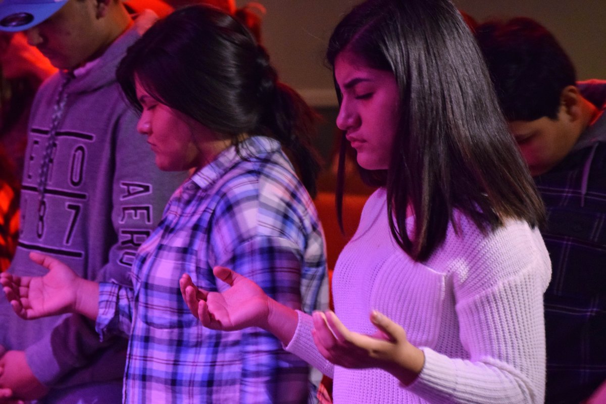 IgniteICA's tweet photo. IGNITE WEDNESDAY RECAP 💯 
Flannel night was 🔥 🔥 🔥 

Just swipe left 👈🏻👈🏻👈🏻
#IgniteMinistries #CAStudents https://t.co/dqDFfUoRyj