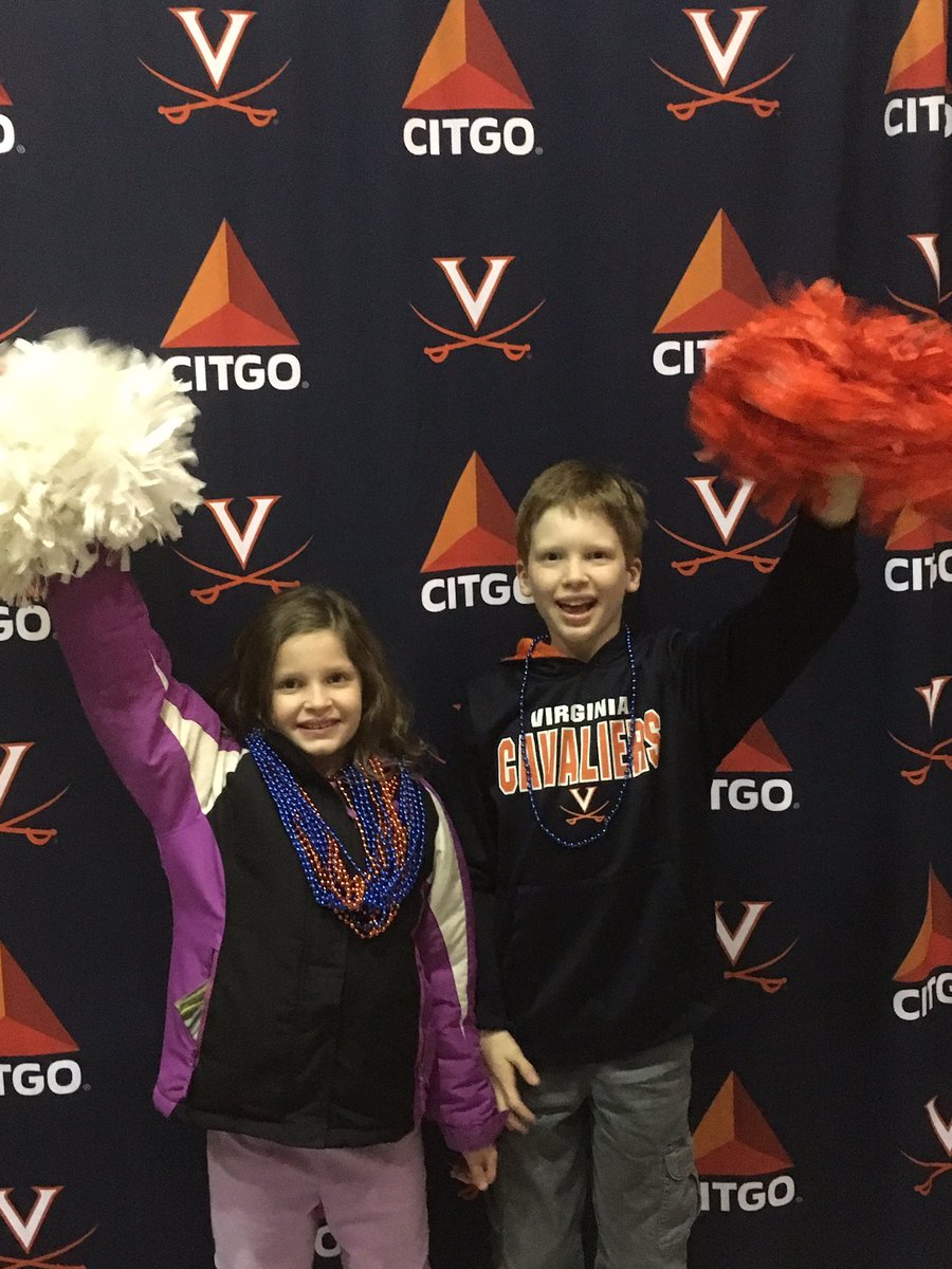 keeper4040's tweet photo. First UVA game #GoHoos https://t.co/ZctGrSVbYu
