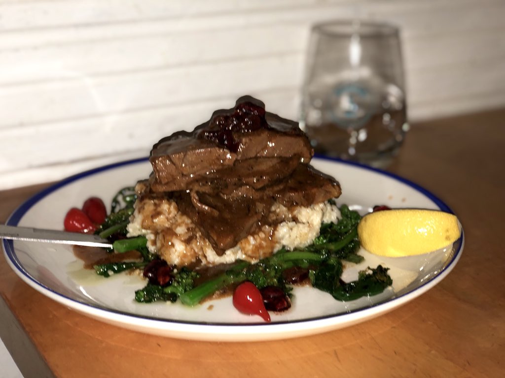 Colossus_Greek's tweet photo. Our ARNI PSITO is one of our popular features this week! An oven roasted shaved leg of lamb with mushroom risotto + steamed rapini topped with mavrodaphne cranberry jus. The perfect way to start off your weekend! https://t.co/mECoVQhpZ8