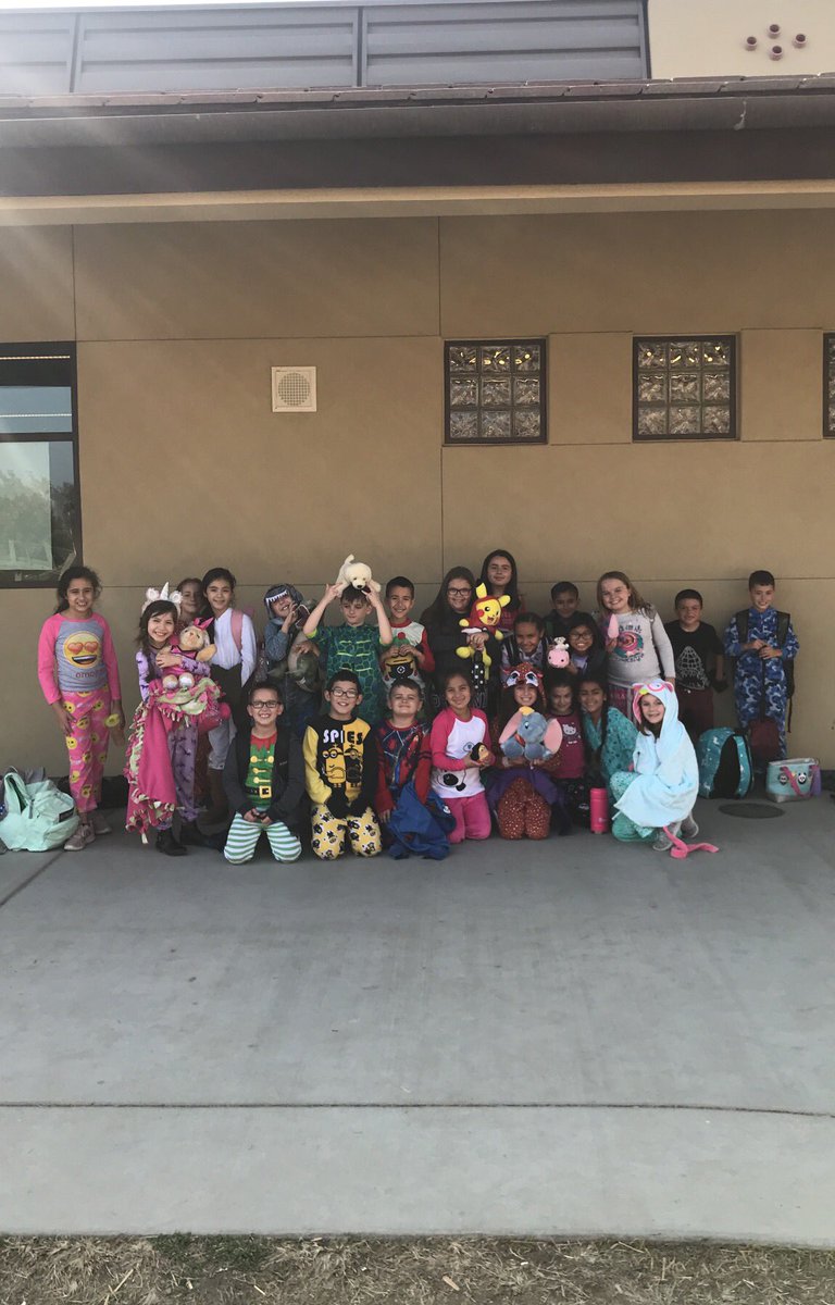 marv_mrs's tweet photo. #TCSDshare #AVfollowmylead @alpine_vista @KarenHoppert Happy Thanksgiving from my crazy turkey bunch! https://t.co/L5RqaeN1qZ