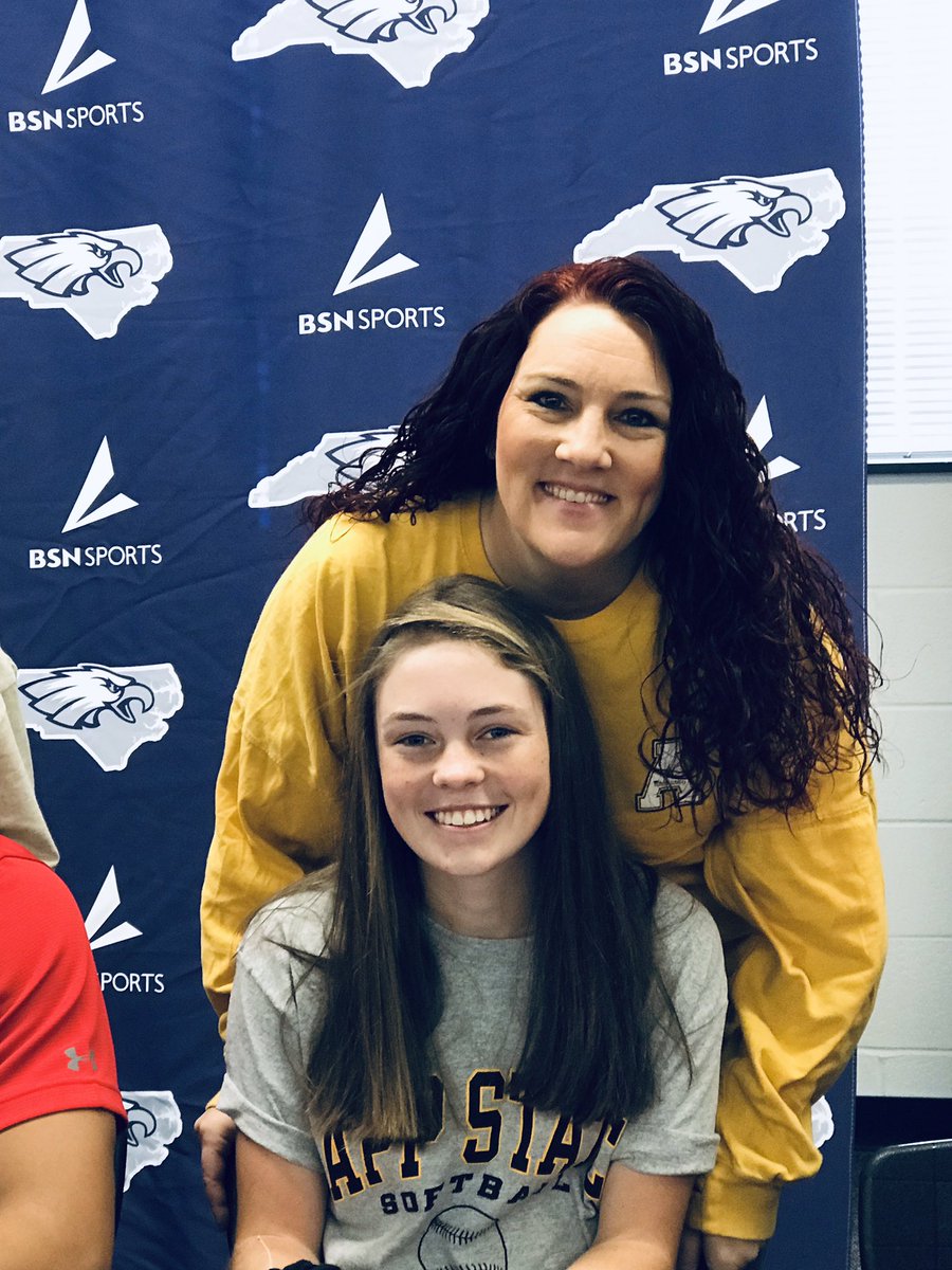 mrshiltonrocks's tweet photo. Signing day @EFeagles with Kennedy Southern who’s joining the ASU softball team in the fall of 2019! @appstatesports #appstatealum #hiltonaplit @appstate https://t.co/nhrkSiYitB