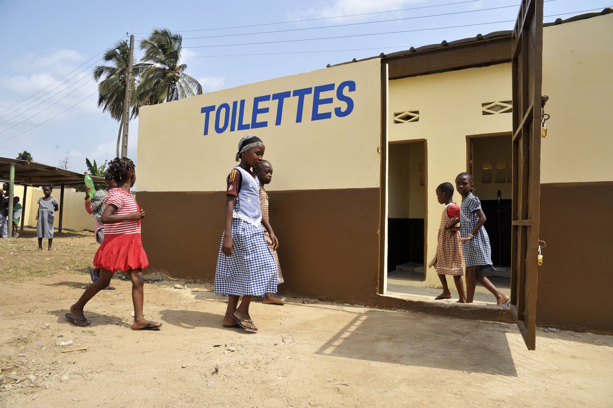 In an era of technological miracles, we can and must meet people’s basic needs. More than half the global population lacks proper toilets and sanitation. Clean, hygienic facilities are essential to people’s dignity, and to public health. bit.ly/1z3w5av #WorldToiletDay