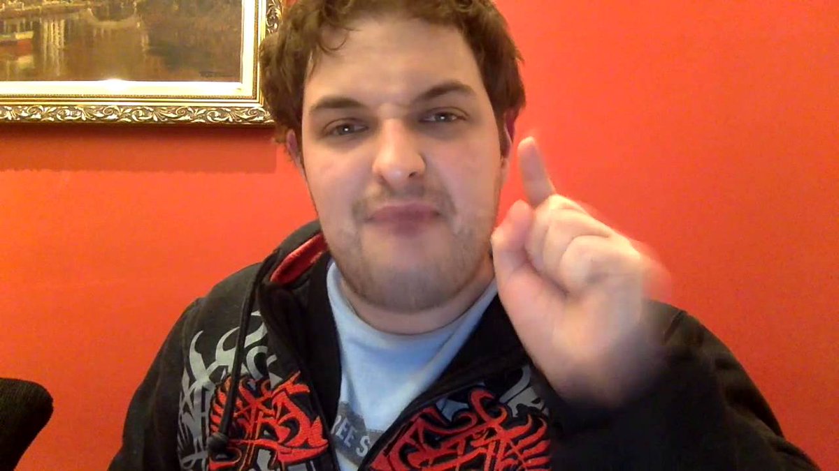 foIha_sp's tweet photo. Youtuber faz vaquinha e pede dinheiro para comprar o Brasil e instalar o anarcocapitalismo 
https://t.co/lcN9ITJaAC https://t.co/YqDe1bUED5