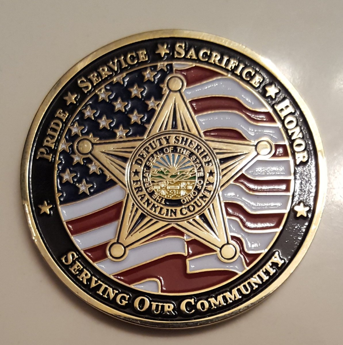 OHFCSO's tweet photo. @OfficialLivePD weekend giveaway! @FCSOTherapyK9 swag, shoulder patch, @k9sofvalor wristband/decal &amp; an @ohfcso Drone Team Challenge Coin. Goes through end of show Saturday PST. 1000 RT's on this post &amp; we pick a random winner Sunday. #LivePD #LivePDNation https://t.co/OkOK8d9hbs