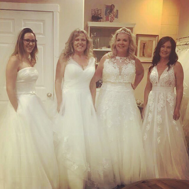 Jody_Seeley's tweet photo. Fun night with @cottonwoodbride
#curvemodel #thenumanetwork #highriver #thursdayvip https://t.co/XGLFXj9D3c