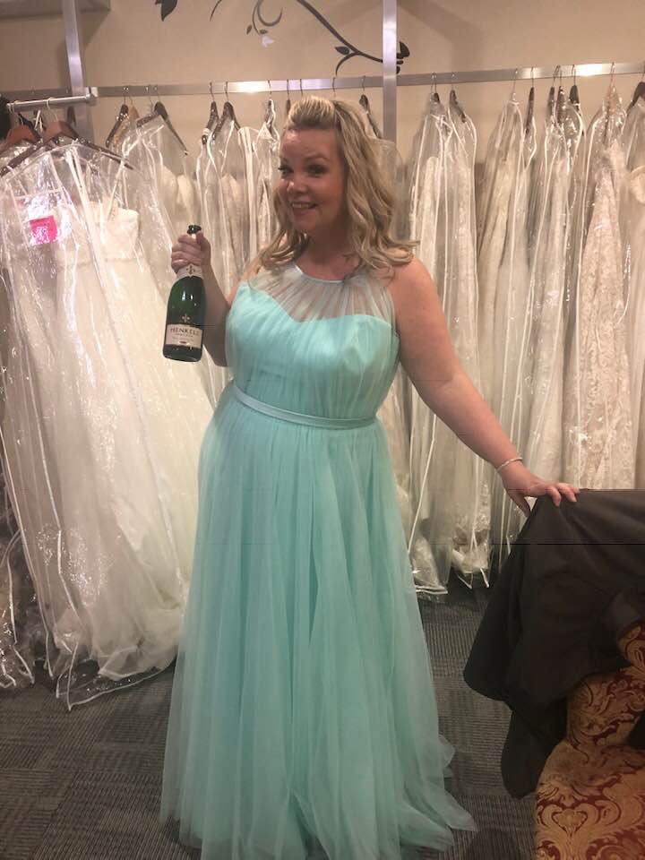 Jody_Seeley's tweet photo. Fun night with @cottonwoodbride
#curvemodel #thenumanetwork #highriver #thursdayvip https://t.co/XGLFXj9D3c