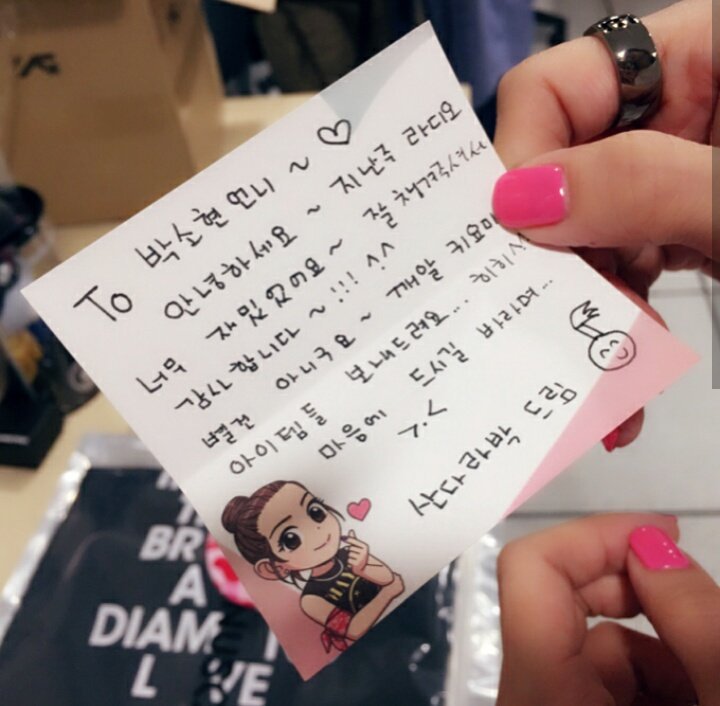 parksxndxrx's tweet photo. REAL CUTE ONES 🤣🤣🤣🤣 https://t.co/kbrlqncbgR