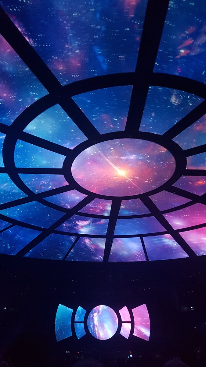 stephchris69's tweet photo. Des tableaux magnifiques ce soir à #accorhotelarena #13Tour #bercy5 👍👍🎶🎵bravooo @nicolasirkis @oLidESaT_ @indochinetwitt @AccorH_Arena on s endort avec des étoiles dans les yeux 👍👍 https://t.co/N4G8aKlYLX