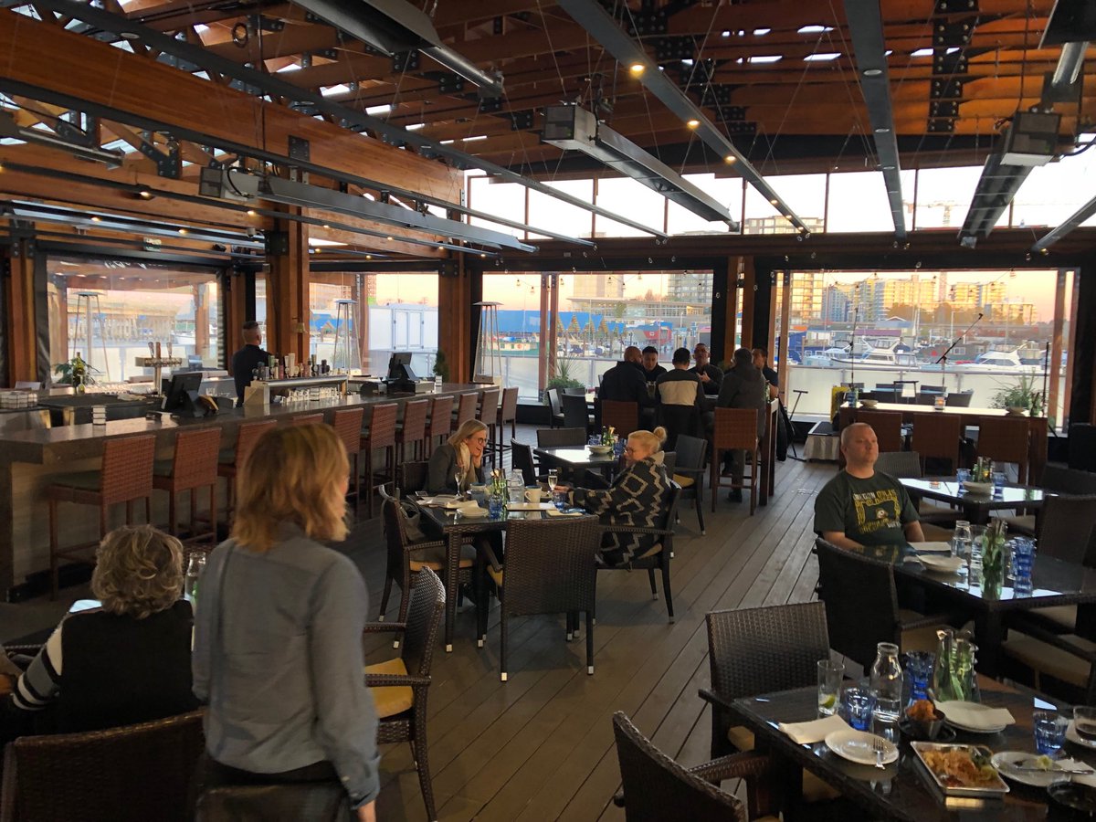 Wow for those of you who haven’t visited ⁦<a href="/PacGatewayHotel/">Pacific Gateway Hotel at Vancouver Airport</a>⁩ you need to see ⁦@DeckAtPGH⁩ 7000 sqft   Patio #nicelysurprised