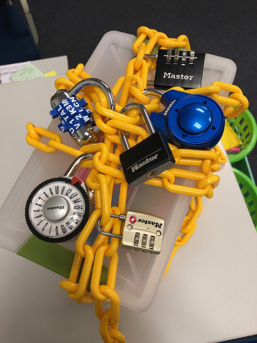 carrienorth24's tweet photo. Maker Breakout session today with 3rd Grade. #RachelCarsonReads #AndMakes https://t.co/s7TfXtMp5H