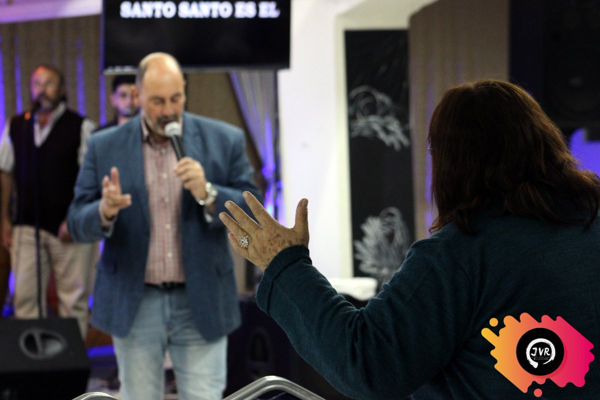 jovenesVT's tweet photo. ¡Comenzamos la Reunión! 
¿Qué estás esperando para venir a recibir del Padre?
Isabela 3268 casi Valladolid https://t.co/ss7Obl5iBV