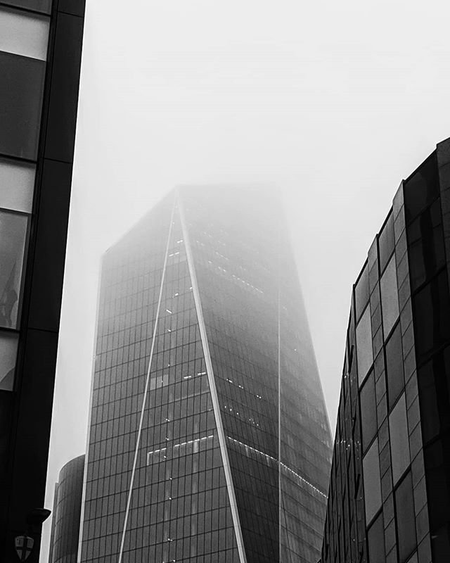 #TheScalpel in #morning #mist #London #UK #lookingup #blackandwhite #architecture #building #skyscraper #city #urban #glass #android #googlepixel2 #igers #igerslondon #igersuk #picoftheday #photooftheday ift.tt/2zgS1af