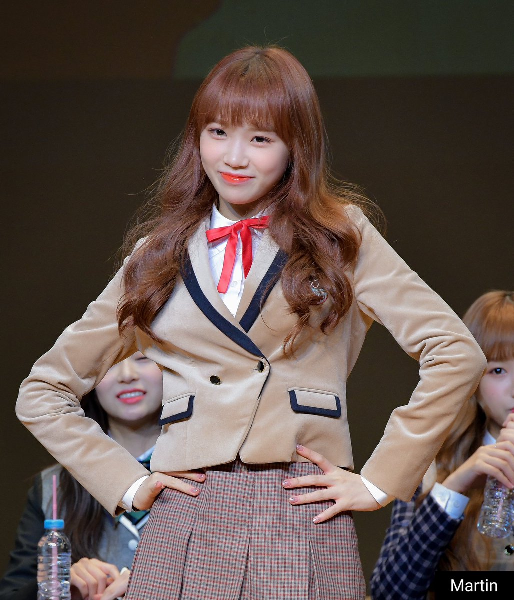 martinray03's tweet photo. 20181116 CTSアートホール
#김채원 #KIMCHAEWON #아이즈원 #IZONE #チェウォン ⑦ https://t.co/8Y0snzUyku