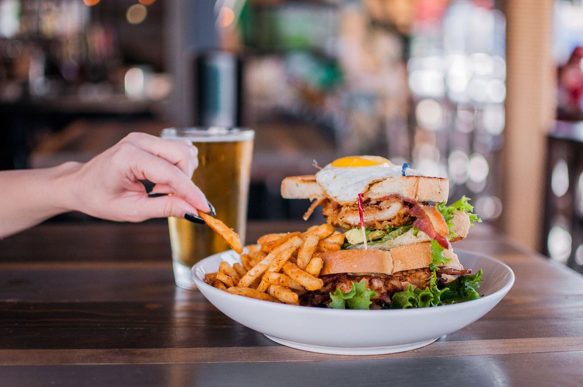 VoltBeachHouse's tweet photo. Happy Fry-Day! ๐ #friyay #frylove #oceanbeachsd #dogbeachob #sandiegoeats https://t.co/2qs5kPV2Ls