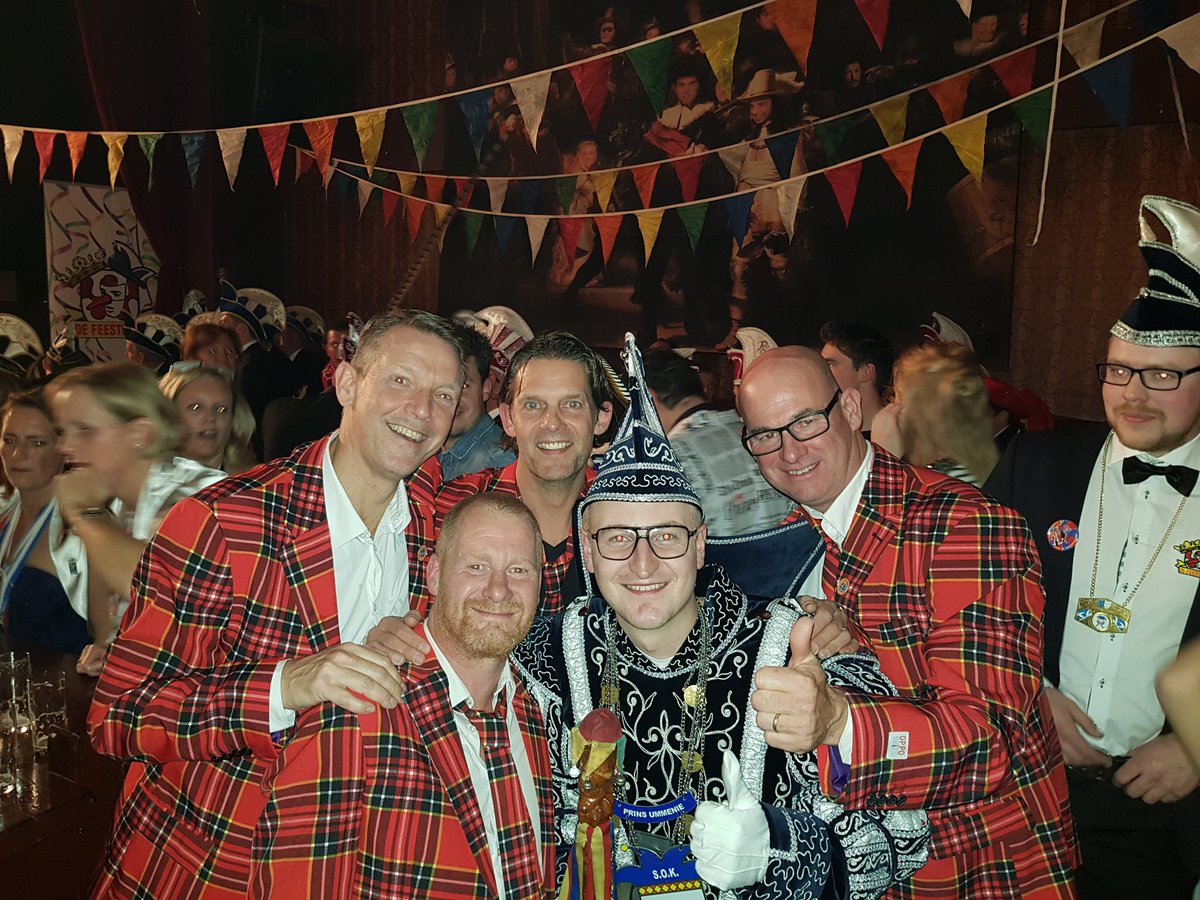 Een betere Ummenie  (59e) hadden we ons niet kunnen wensen <a href="/LarsDerks/">Lars Derks</a> geniet er van!! #trots