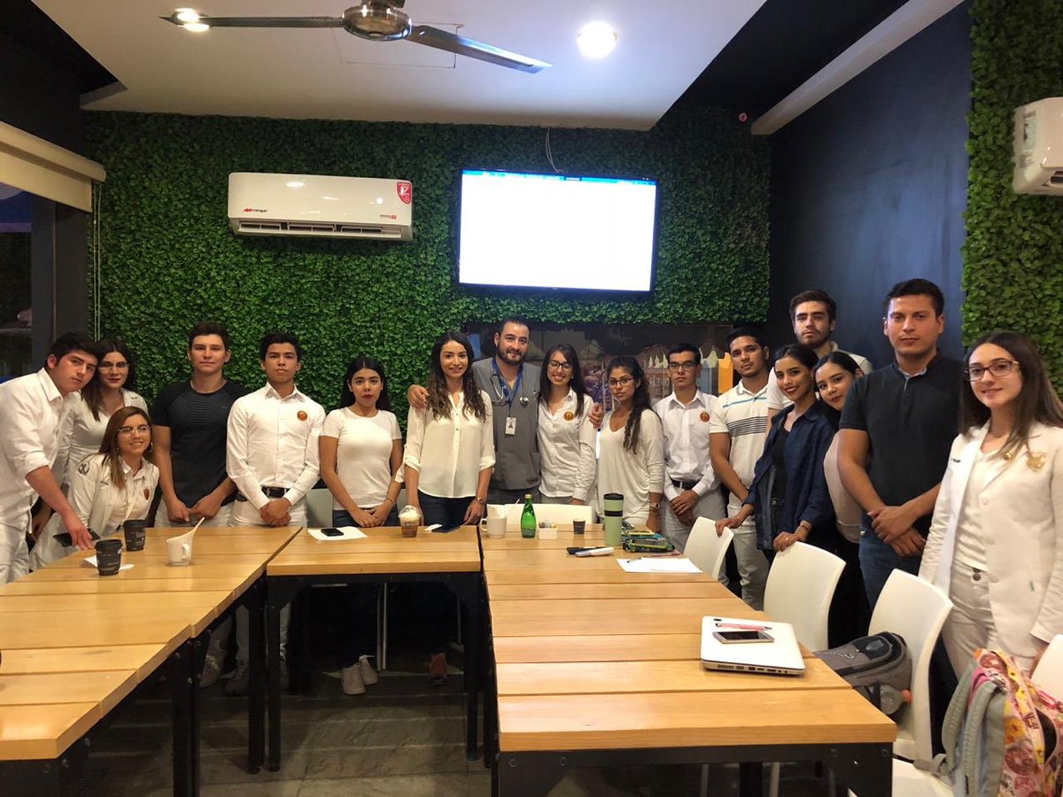 SCEMCC's tweet photo. 🔥Agradecemos su asistencia a “Ciencia y Café”, manifestamos nuestro agradecimiento al Dr. Jesús Edgar de la Torre Paz por su entrega y dedicación en el evento. https://t.co/zdBxMFtAWf