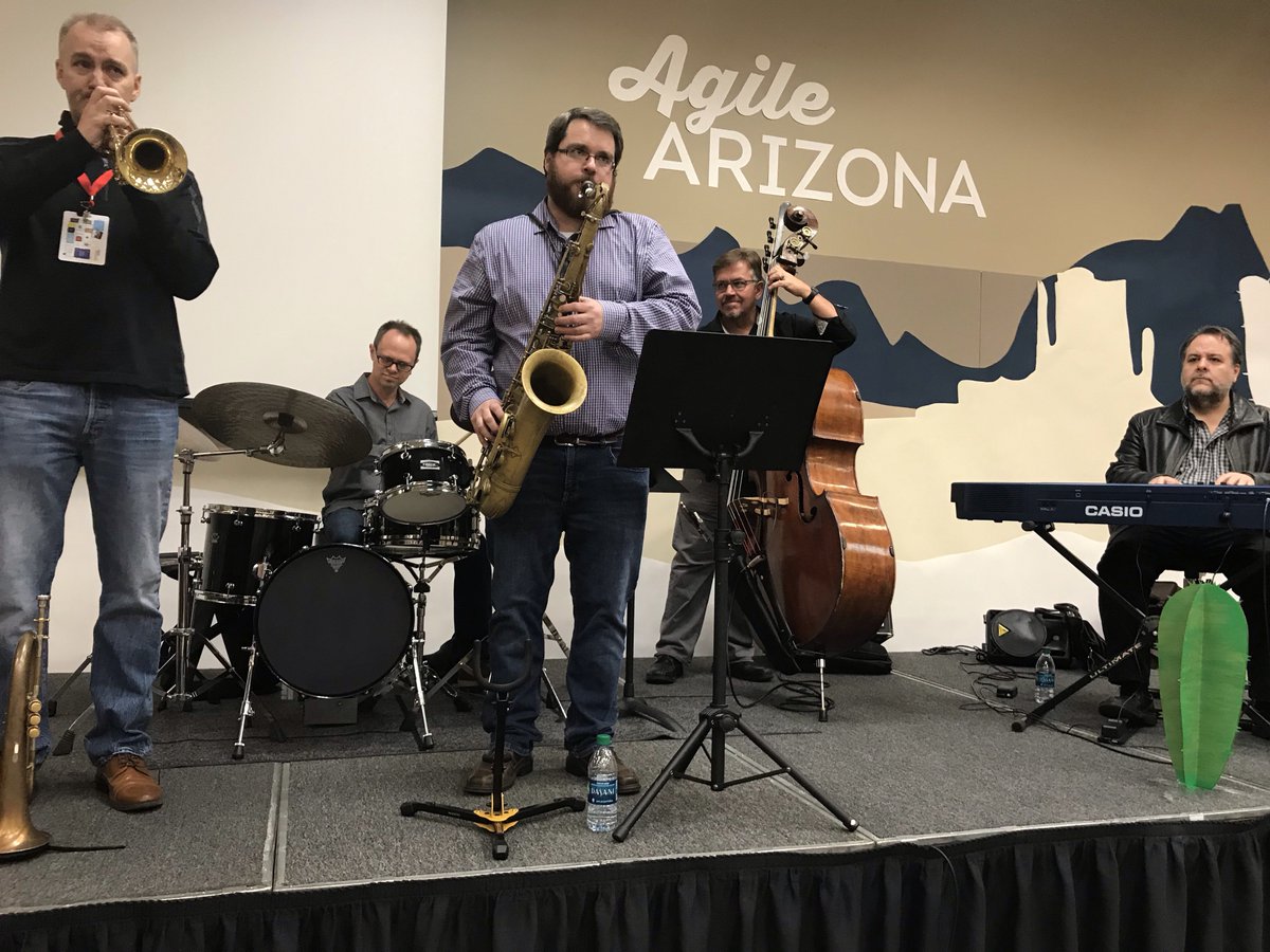 DayleyAgile's tweet image. @tptman and his jazz buddies entertaining our post-conference happy hour. #AgileAZ @AgileAZCon