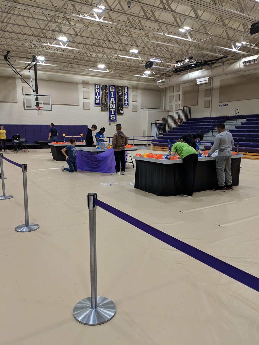 mrsheintzman's tweet photo. We had a wonderful group of people and kids helping set up for the WiRES competition tomorrow! #wearewayne https://t.co/XWpTfe39VD