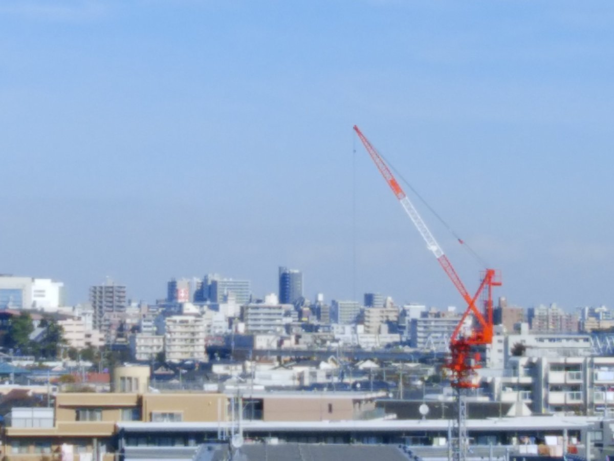 kamehamehagogo's tweet image. マンションの窓からの景色にクレーンが最近現れた。
達郎さんの今年のライブのステージセットに何となく似ていてる。
#山下達郎
#performance2018