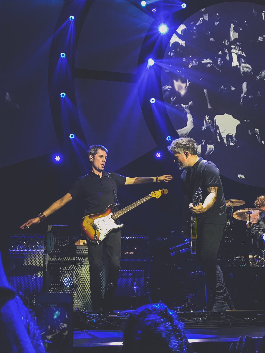 mistjy's tweet photo. Putain de concert encore #Bercy5 merci les gars https://t.co/92VA3pfAe4