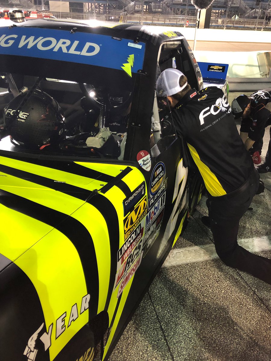 GMSRacingLLC's tweet photo. Few last minute words between crew chief @kevinbellicourt and driver @Justin_Haley_ 

#2FOE 🐎 https://t.co/ush9GTELhM