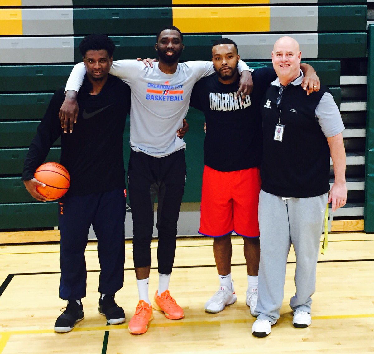 rh_hoops's tweet photo. Another great practice with RH alumni Ashton Broyld, Dane Miller & Brad Williams. #RHhoops #RHpride https://t.co/E7qzM4GnbJ