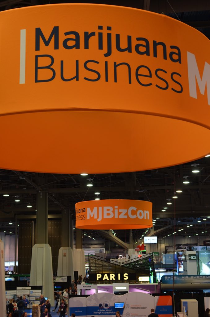 MJBizDaily's tweet photo. Grand total of attendees at this year’s #MJBizCon? 27,600

Thank you for making this con historic, #cannabis industry. 

#MJBizCon2018 https://t.co/mAhfiqUuTE