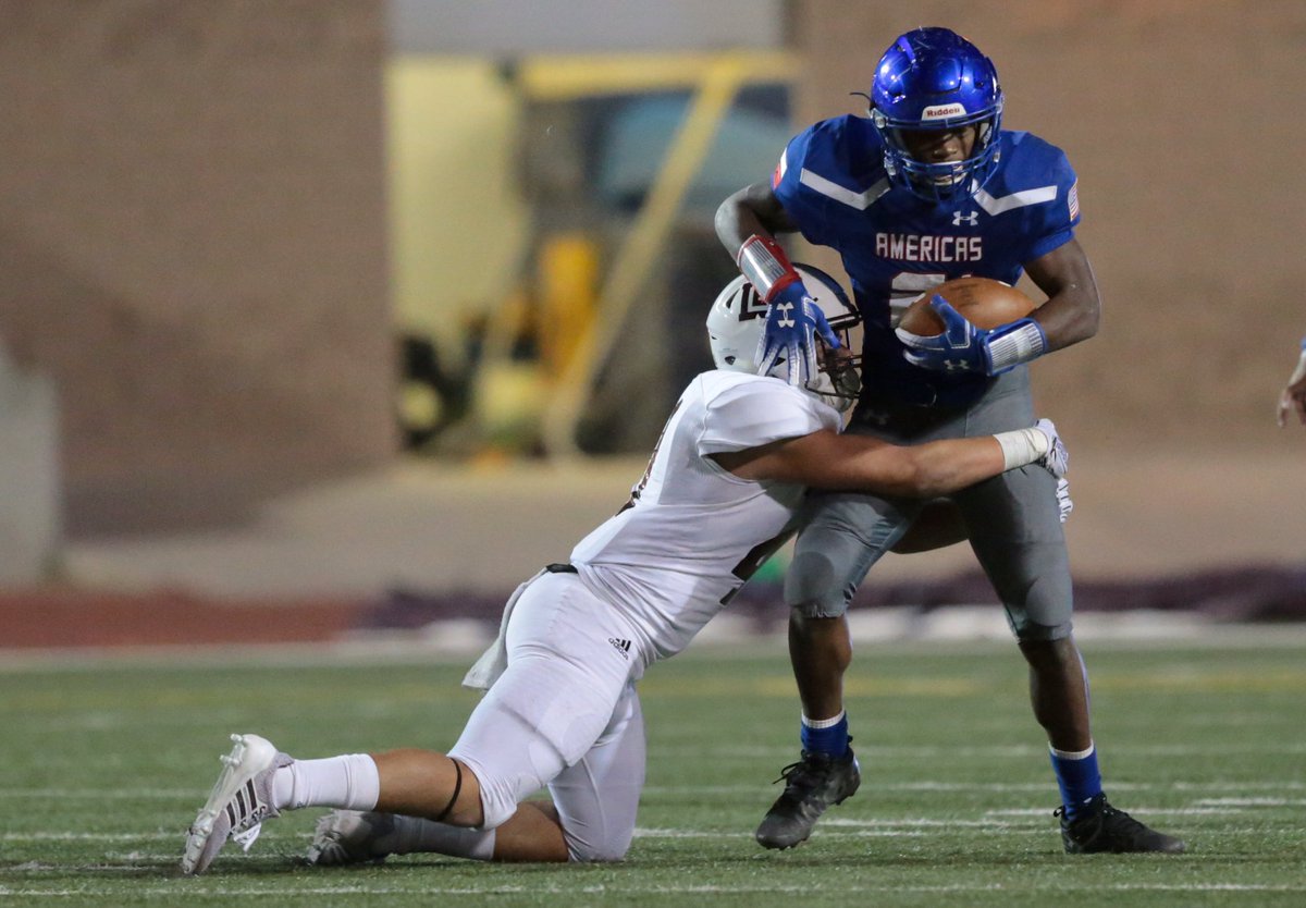 LambieMark's tweet photo. Coming up on halftime at the SAC. Midland Lee leads Americas 35-6. #txhsfbplayoffs #txhsfb #ephsfb https://t.co/q8JKxZ7KOV