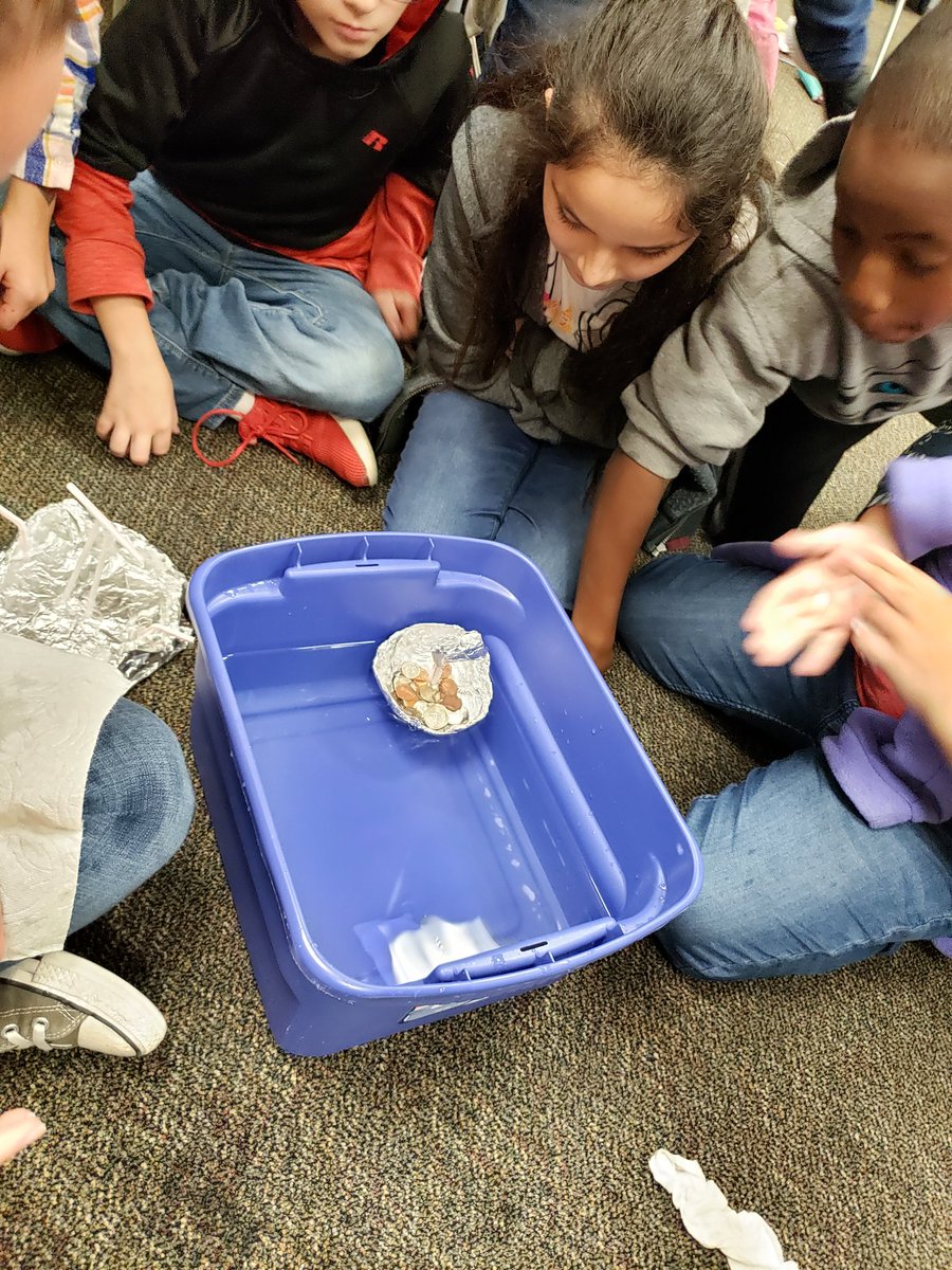 KrystalPrice200's tweet photo. The students had to constuct a boat that could help bring the pilgrams to the New World.  We tested the boats to see which one had the largest capicity. They came with very innovating ideas! @HumbleISD_OE https://t.co/sBQ3Ue7rsE