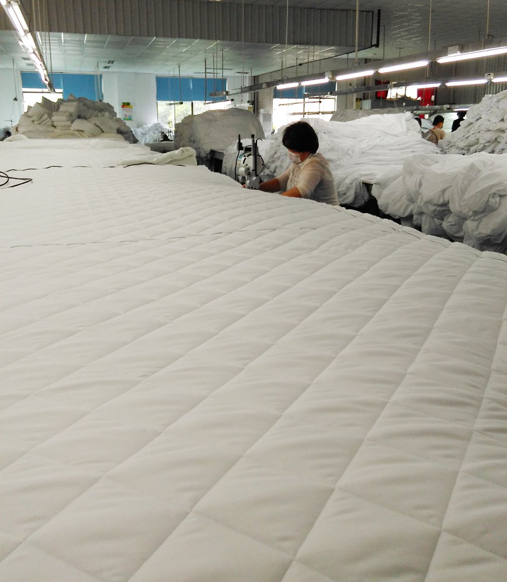 MattCheung5's tweet photo. Our processing of production for mattress protector. Every details will decide on the quality of our products. We always keep mind of this. Suzhou Xiongji Textile, a professional manufacturer of waterproof mattress protector. Contact with us, Email:matt@sz-xiongji.com. https://t.co/gjyzQNxKtZ