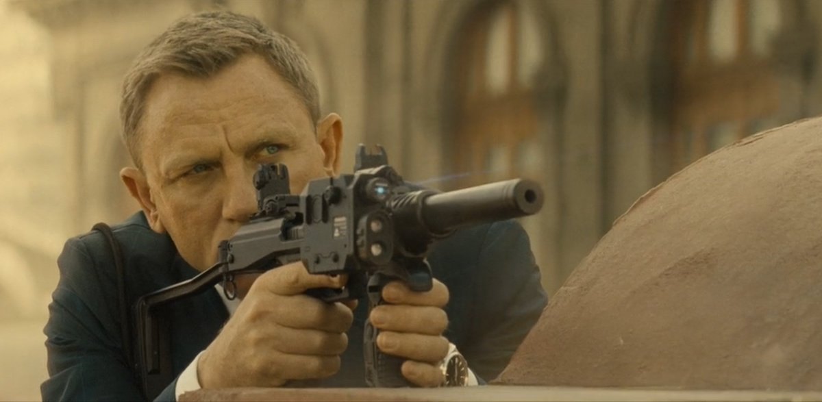 jamesbondlive tweet picture