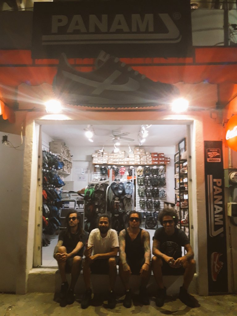 AlejandroWarner's tweet photo. Gracias a la marca mexicana @PanamOficial x el apoyo a nuestra banda prioridad @elektrodealers
#Booking #Managment #Rp #ahcnetwork https://t.co/kwjy9a5gJ1
