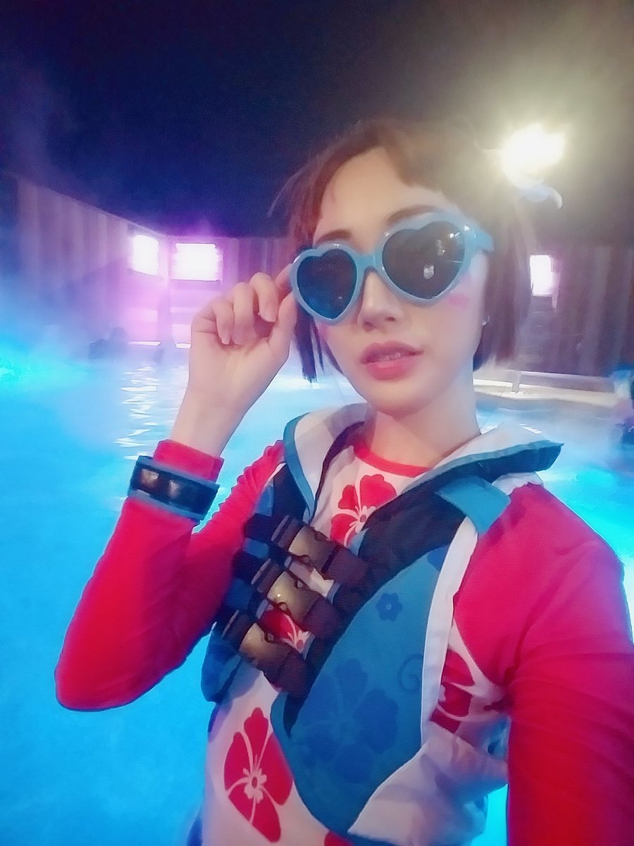hanyuleum's tweet image. Splish splash!

#daishocon #dva #overwatch #cosplay
