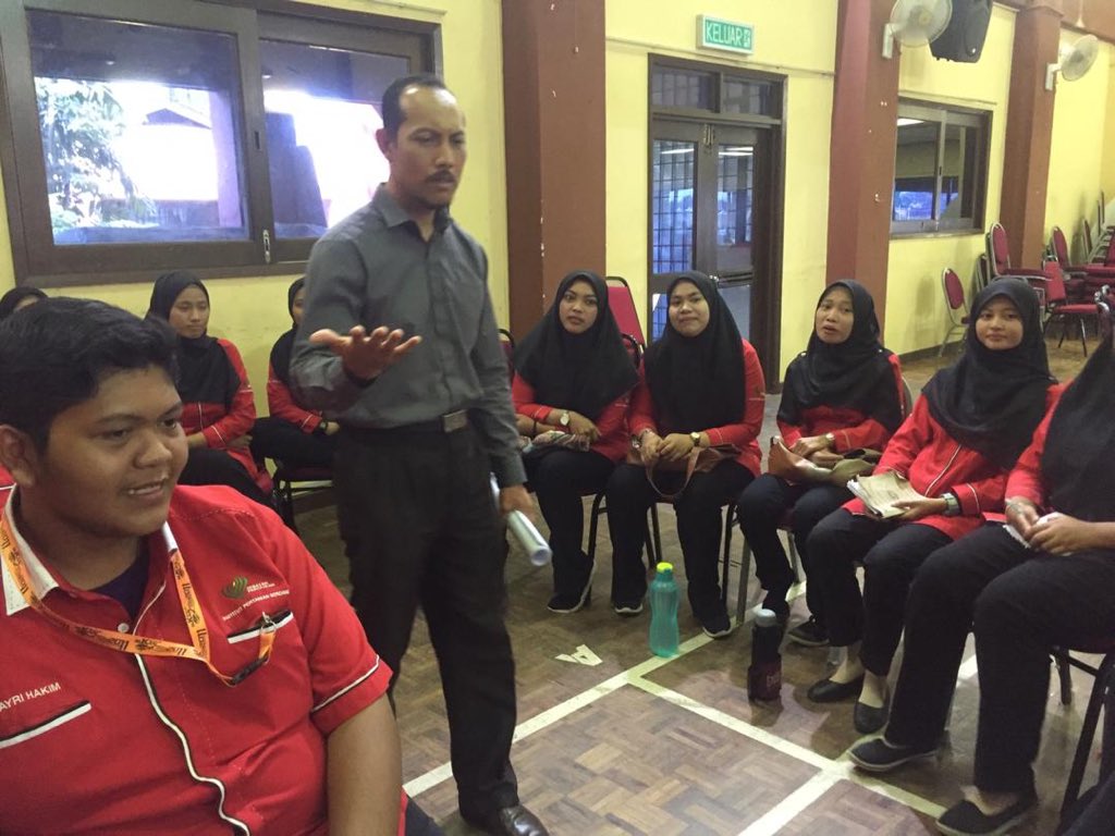 ipserdang's tweet photo. 16/11/2018-Kursus Pra Kerjaya utk pelajar2 IPSerdang diadakan dgn kerjasama IPS-BLKP,MOA dgn taklimat Agrobank,UAM,MOA,TEKUN di Dewan Besar, IPS. Tqvm pljr2 &amp; wargaIPS &amp; BLKP,MOA
@PSM_DOA 
@myDOA_HQ 
@blkpmoa 
@moaMalaysia 
@JHarizan 
@msallehhuddin 
@simtzetzin 
@MyDSA_official https://t.co/hlUpxXem29
