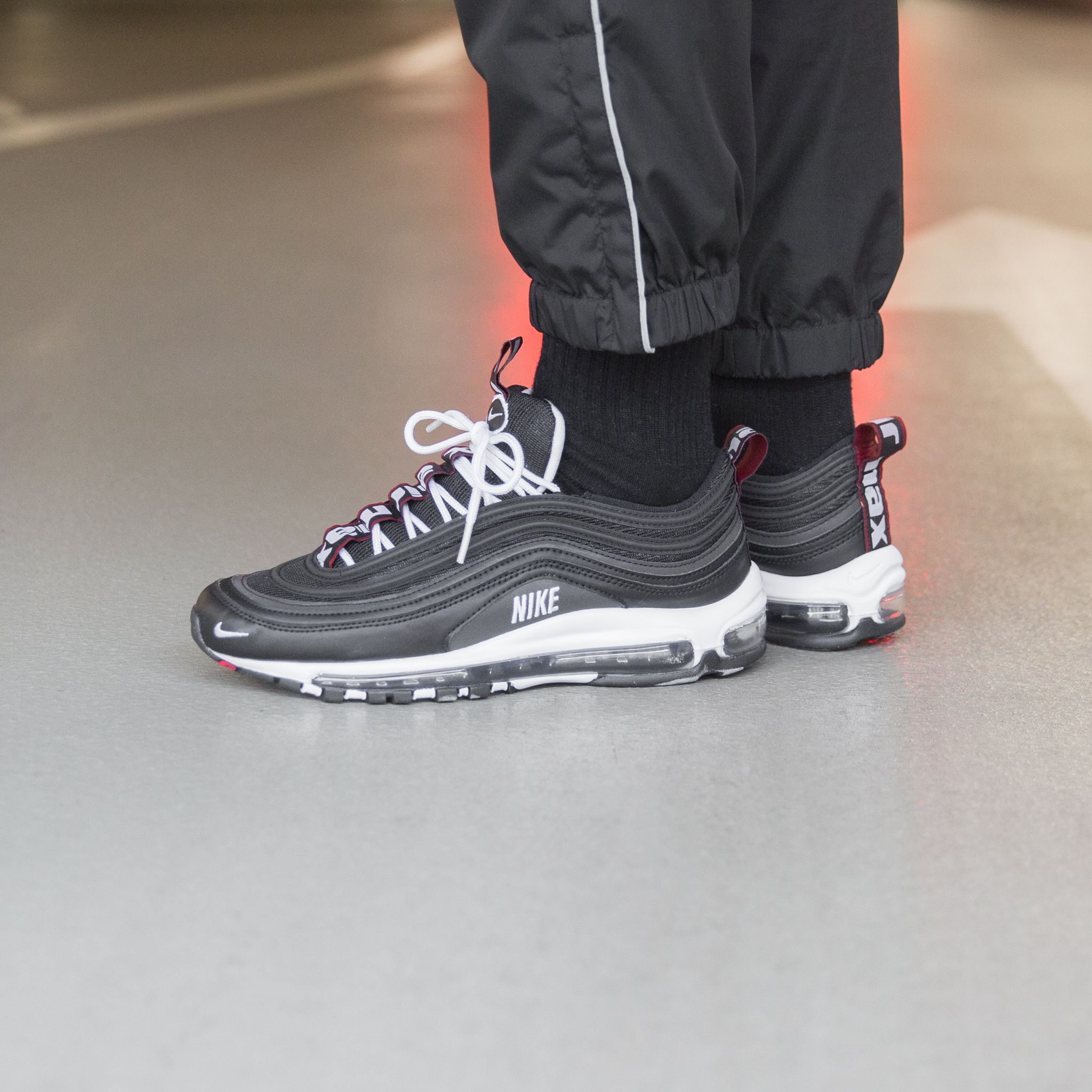 hogar atraer experimental Titolo en Twitter: "Nike Air Max 97 Premium - Black/White-Varsity Red  RELEASE : Monday, 19th November 2018 9:00AM CET https://t.co/UJyIRhSdM2  https://t.co/ULSdSQX1TH" / Twitter