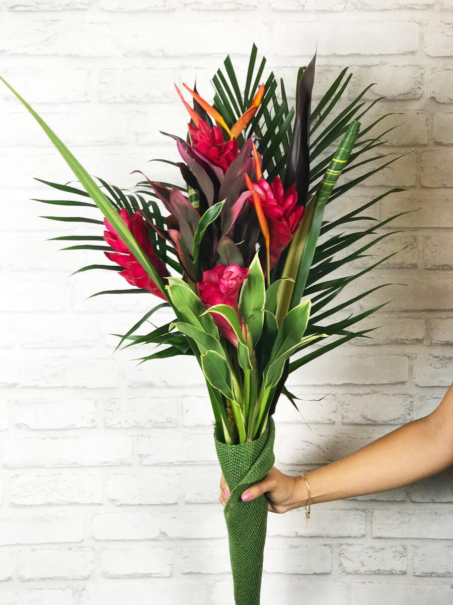 BellDelivery's tweet photo. Flower Delivery Bell Garden offers a floral arrangement in many categories like #birthday, #anniversary, #sympathy, get well soon, etc. Get flowers at your affordable price.         
To place your order, visit:  https://t.co/s0J67BSVkT
 #flowerdeliverybellgardens #seasonalflower https://t.co/6XczDnUdfG