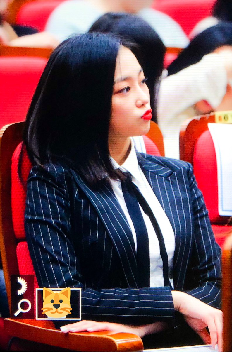 black_kitty98's tweet photo. 181117 예은 프리뷰
#CLC #씨엘씨 #예은 #장예은 #YEEUN https://t.co/on5EdmNHHm