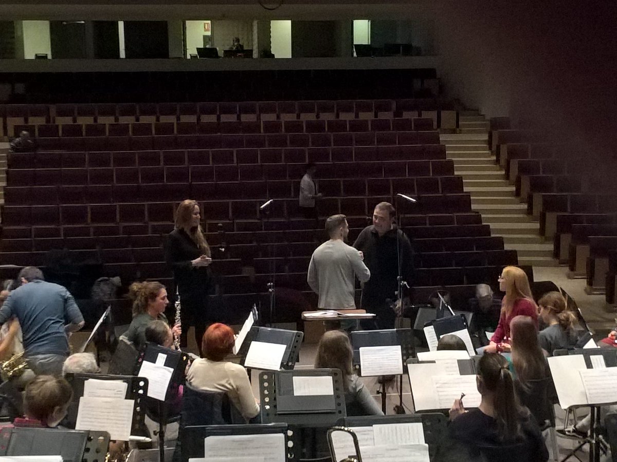 GarpeMusic's tweet photo. Última ensayo para el concerto de esta noche. #EternoBolero hoy en el  Auditori de Torrevieja con Rosario Mohedano, Felipe Garpe y  la Sociedad musical Los Salerosos Ciudad de Torrevieja. Si todavía no tienes tu entrada la puedes adquirir online aquí ➡️https://t.co/7mv3hZH2ET https://t.co/6vs3UPyACk