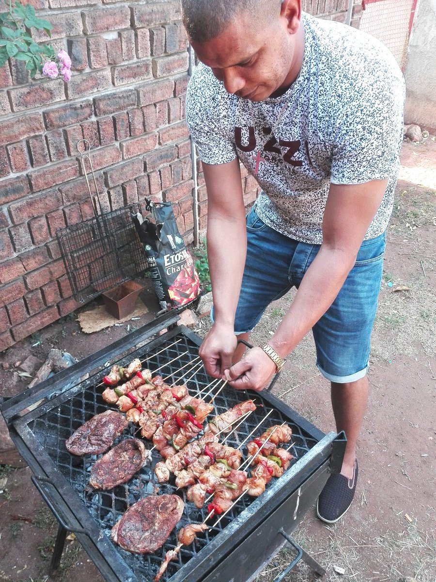 ClaytonAlfonso's tweet photo. @BlueprintProCT #weekend #Braai #DataFeesMustFall #CapeTown #food #BluePrintPromotions #data #twitter @velmamullins15 https://t.co/pPailhcHJk