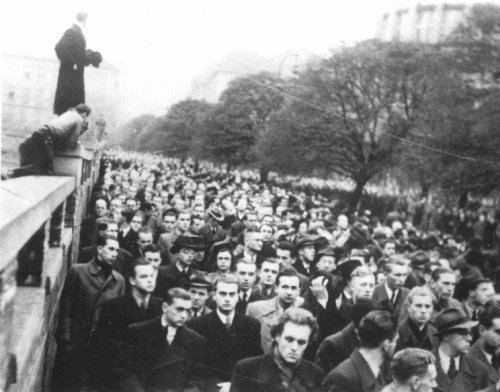 CzechiaHeritage's tweet photo. 17th November - Day of Fight for Freedom &amp; Democracy + International Students Day. National Holiday of #Czechia. A reminder of 2 events of modern #Czech #history connected with students of Czech #universities, Nazi terror against students in 1939 &amp; Velvet Revolution in 1989 https://t.co/pNaq9eyXVC