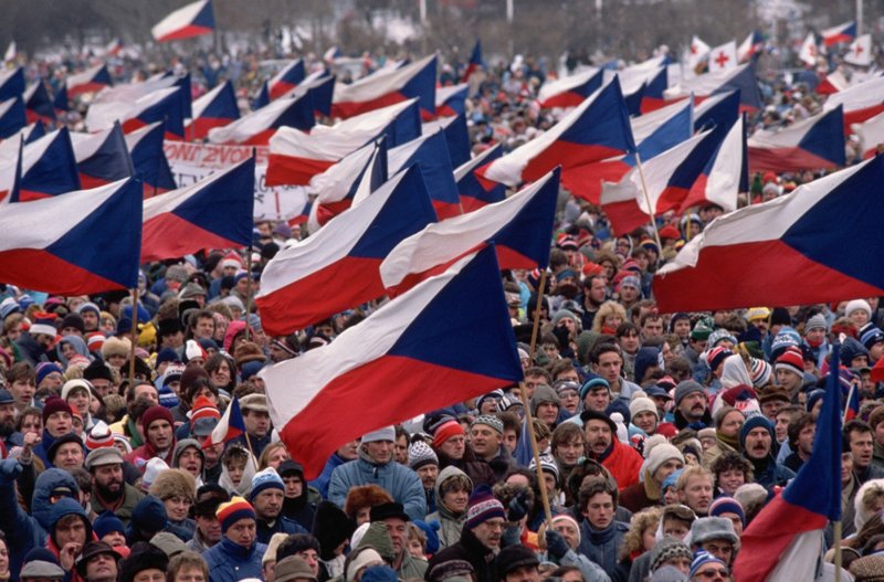CzechiaHeritage's tweet photo. 17th November - Day of Fight for Freedom &amp; Democracy + International Students Day. National Holiday of #Czechia. A reminder of 2 events of modern #Czech #history connected with students of Czech #universities, Nazi terror against students in 1939 &amp; Velvet Revolution in 1989 https://t.co/pNaq9eyXVC