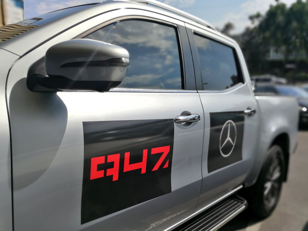 947's tweet photo. Detour... We've decided to stop at FournosDunkeld! @Rob_Vember coming to you live from inside the @MercedesBenz_SA X-Class๐ #FirstOfANewKind https://t.co/1ju07M7Jjg