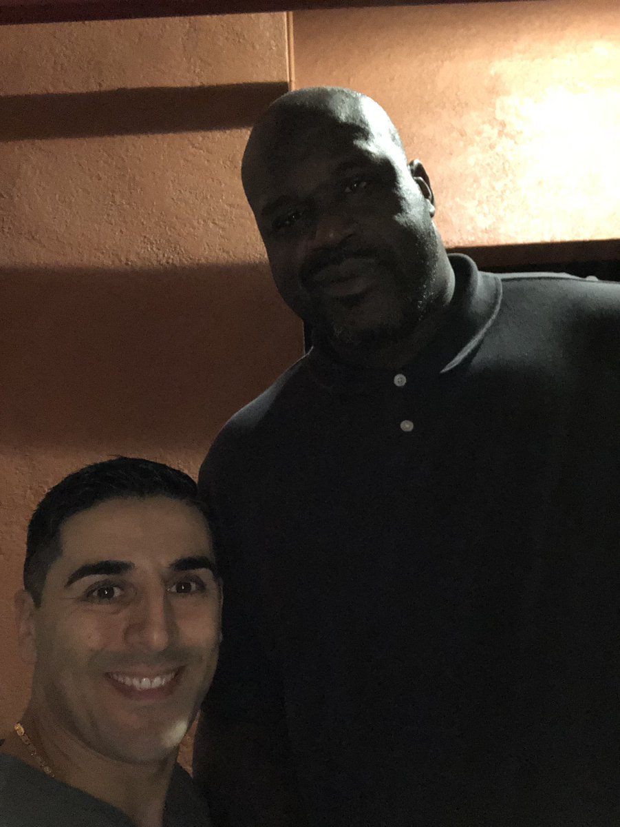 POSHLOUNGE's tweet photo. @SHAQ is so tall that I only could get a head shot in 🤣. Great seeing you big guy. Thank you https://t.co/EpuD0WtGA1
