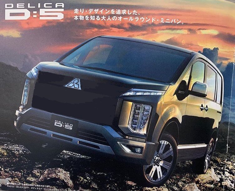 ななめ２ミリ 新型デリカd5のグリル黒く塗ってみたがなんか馬面感が増すな 他のダイナミックシールドみたいに左右にメッキがあると締まってカッコいいのに何故無くした