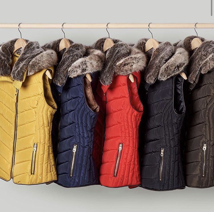 JoulesExeter's tweet photo. Itโs the weekend... get ready for the cold snap thatโs on it way with our Maybury gilet. #exeter #fivecolours #cosy #joulesofexeter #whatevertheweather @Joulesclothing https://t.co/ys9O3TAhgk