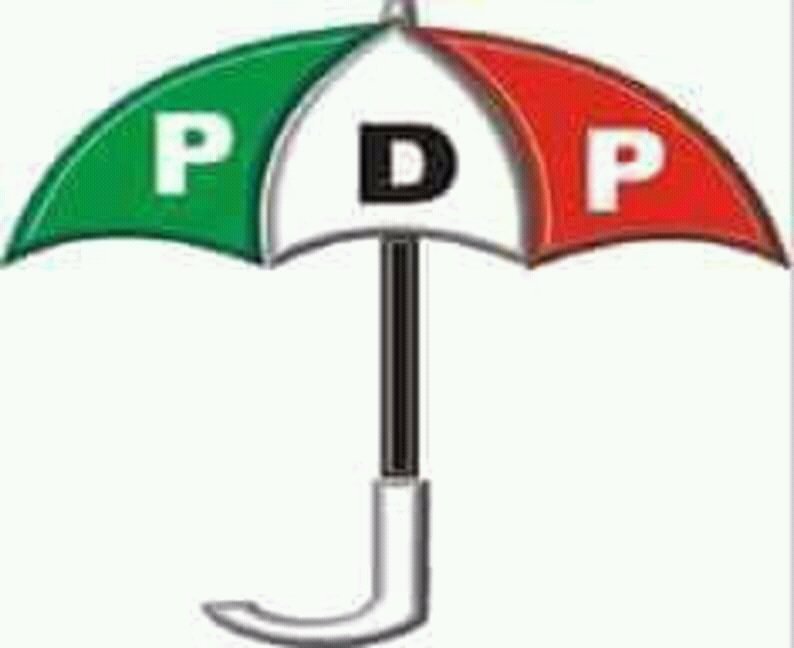 UsmanSaniAbdul4's tweet photo. THERE IS NO ANY OTHER PARTY IN NIGERIA THAT HAS STRUCTURE STRENGTHEN TO ASSIST THE NIGERIA YOUTHS LIKE P.D.P.
#CHANGE_THE_CHANGE_COME_2019
#LetsGetNigeriaWorkingAgain
#SUPPORT_AND_VOTE_ATIKU__OBI√√√√
#FOR_PRESIDENT. https://t.co/kqK4DM5ktz