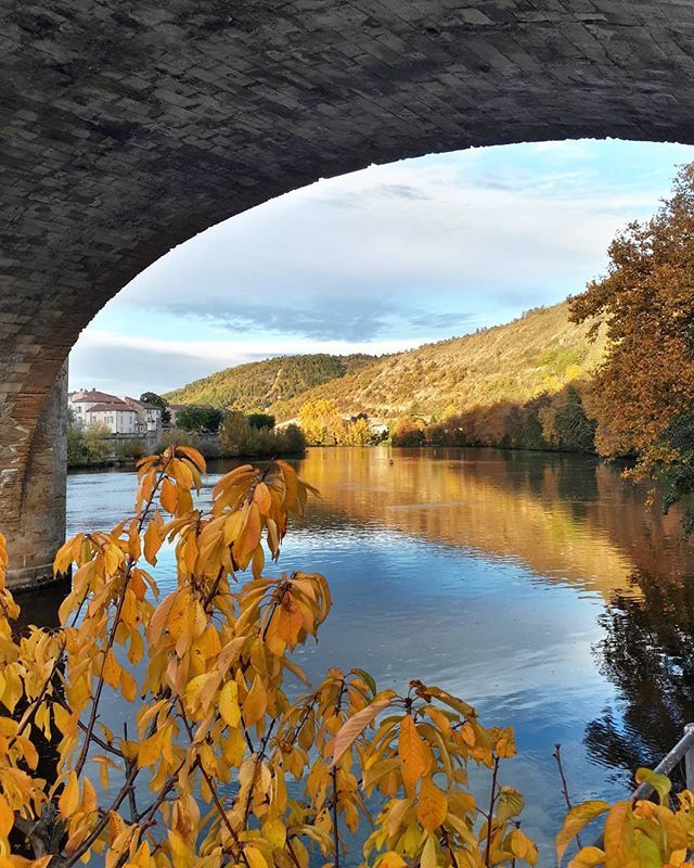 elliott6662's tweet photo. Belles journées et jolies couleurs d'automne 🌁🍂🏞️ https://t.co/t6gg8FUhwC