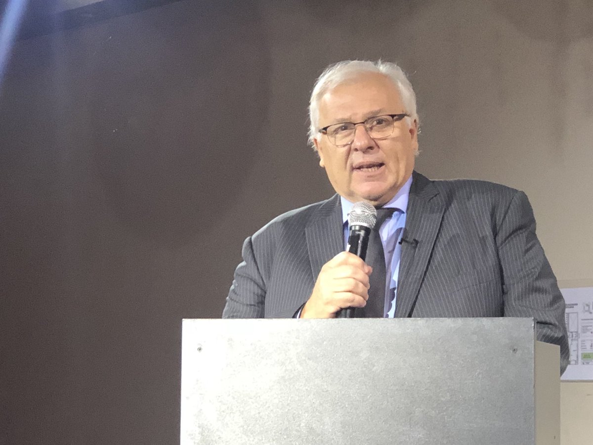 revistaferias's tweet photo. Encuentro de camaradería | #Fimaqh2020 “Un 60% de la superficie reservada en su lanzamiento es una muestra inequívoca de interés” Jorge Göttert pte @CARMAHE_ARG | @FIMAQH @TecnopolisArg #YoVoycame https://t.co/y123bbvi84